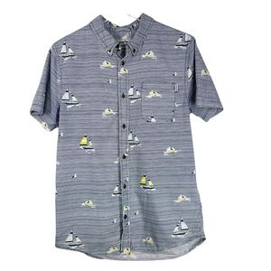 PARTY PANTS Men's Short Sleeve Button Down with Novelty Sailboat Print Medium
